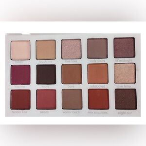 Beauty Creations Irresistible Eyeshadow Pallette